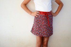 Hiekka wrap skirt pattern Pienkel in Lillestoff fabric