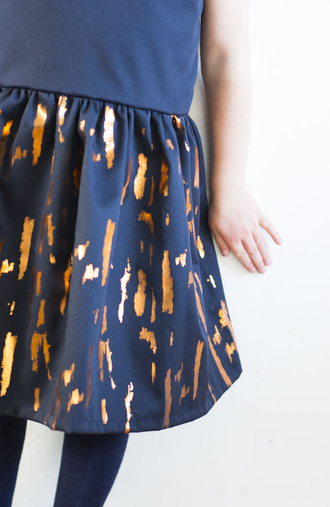 Hanami Dress Pattern by Straightgrain - Loxia Fabric by Lotte Martens - Sewn by Pienkel