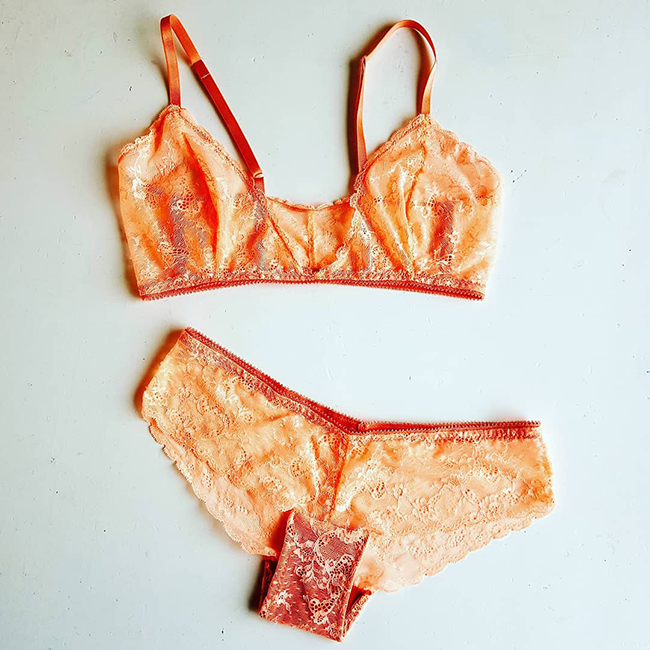 Lijfgoed bralette, & Ohhh Lulu Ultimate Lace Panties, sewn by Pienkel
